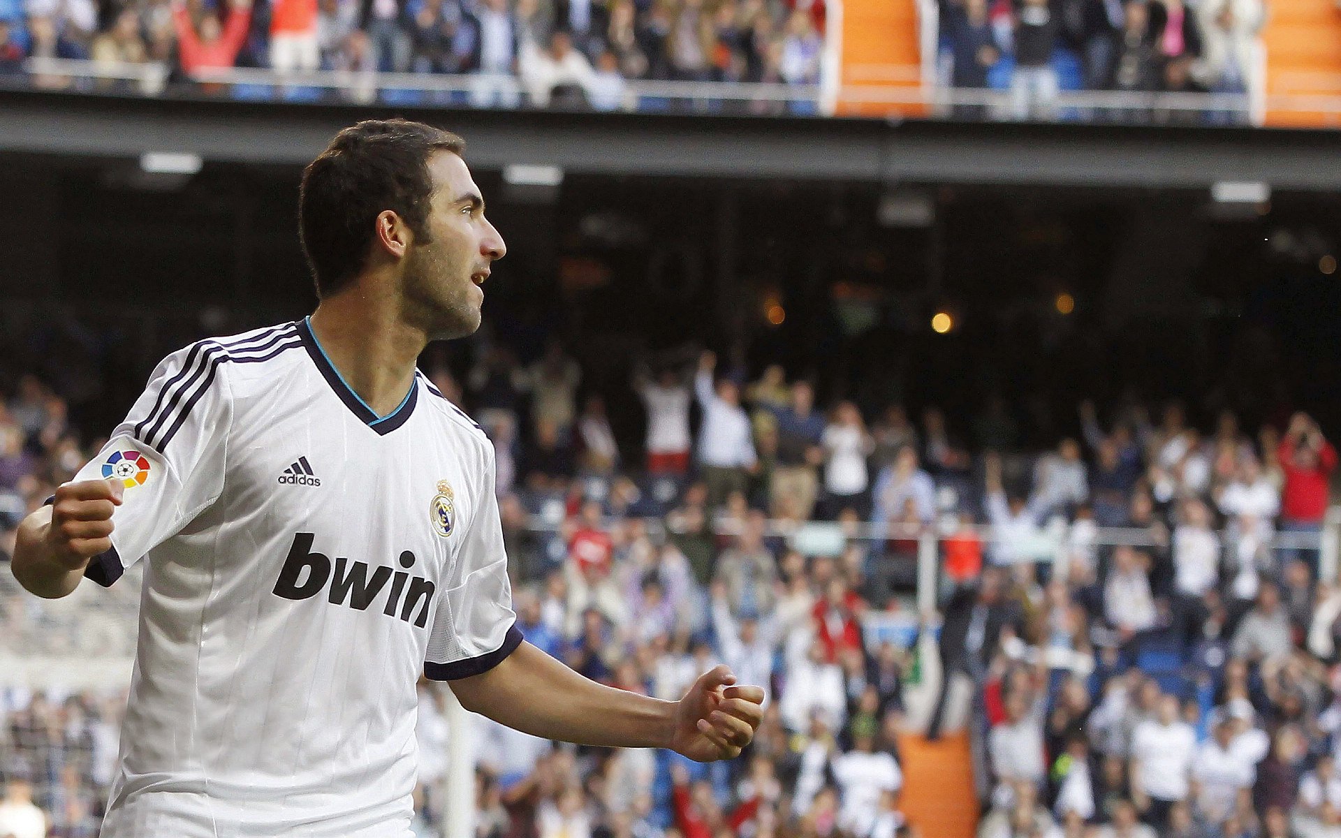 “AI教练挑战真人教练”表演赛 引出人工智能在训练中的边界讨论